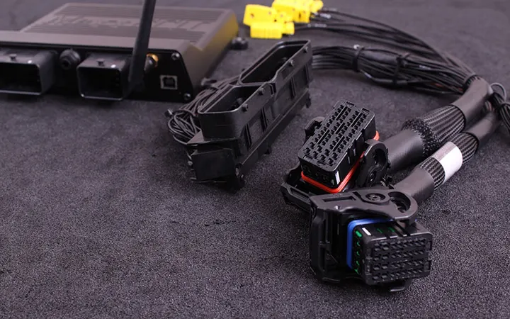 MaxxECU RACE H2O Plug-in EXTRA (Audi S3/A4 1.8T ME7.5) product photo